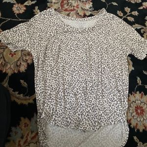 American eagle soft and sexy v neck cheetah shirt